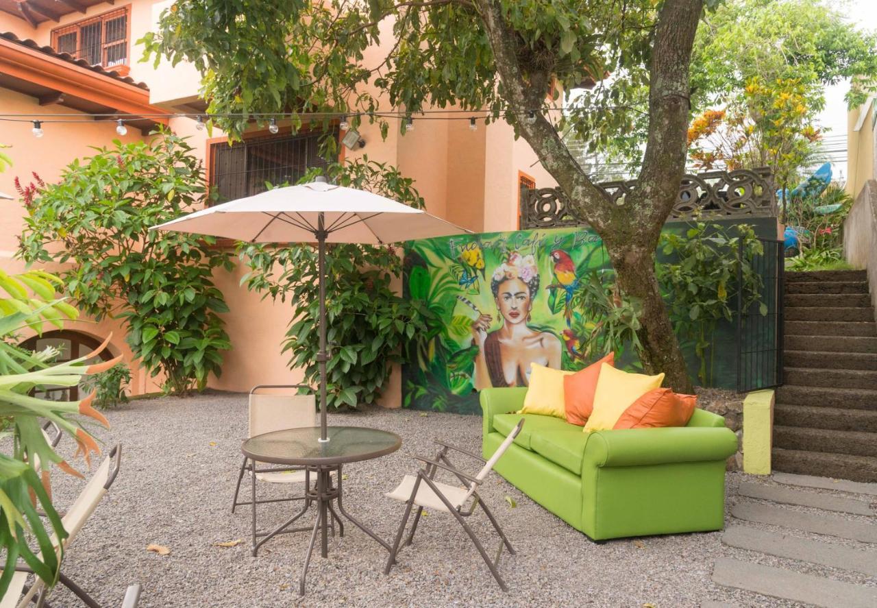 Luna Inn B&B Ciudad Cariari エクステリア 写真