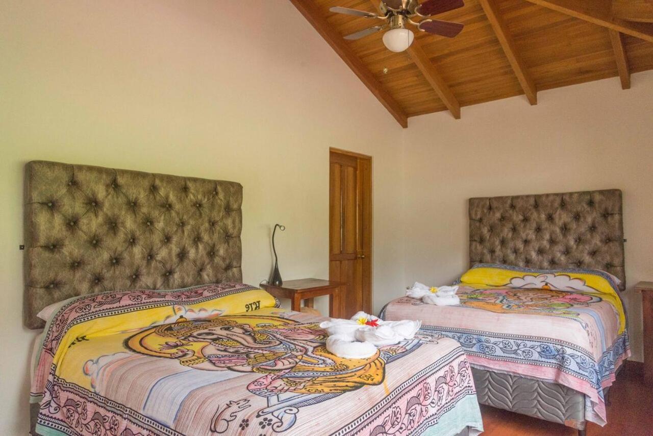 Luna Inn B&B Ciudad Cariari エクステリア 写真
