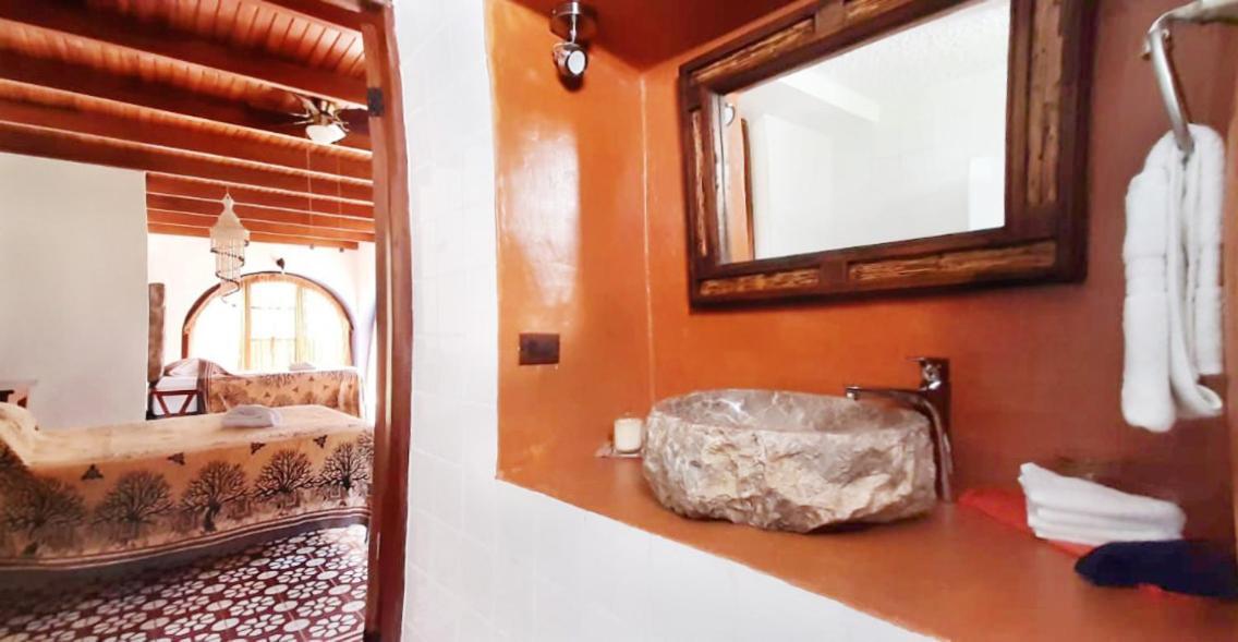 Luna Inn B&B Ciudad Cariari エクステリア 写真