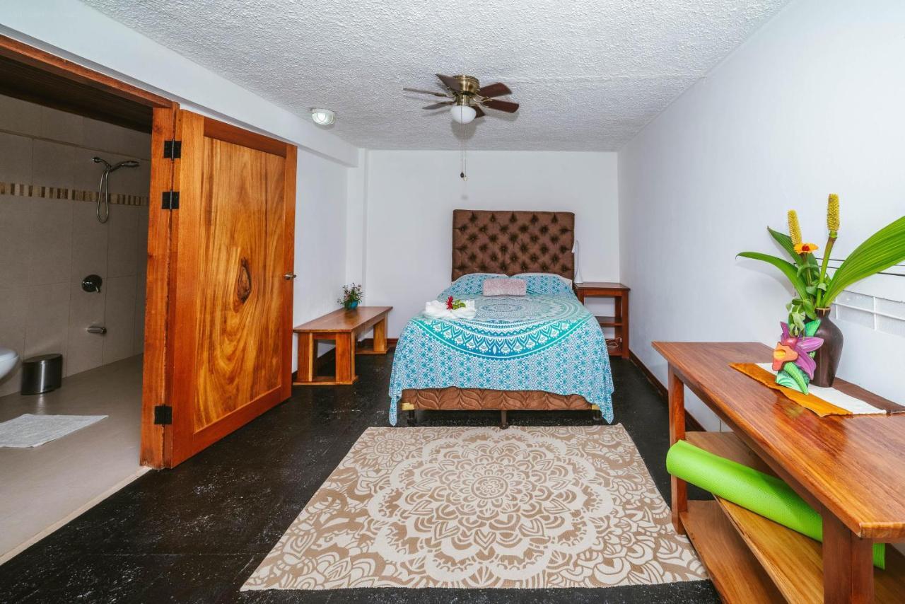 Luna Inn B&B Ciudad Cariari エクステリア 写真