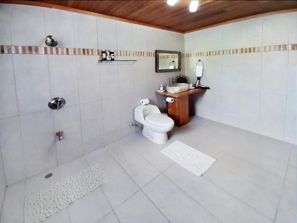 Luna Inn B&B Ciudad Cariari エクステリア 写真