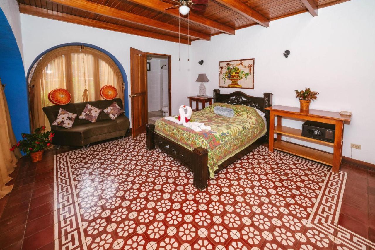 Luna Inn B&B Ciudad Cariari エクステリア 写真