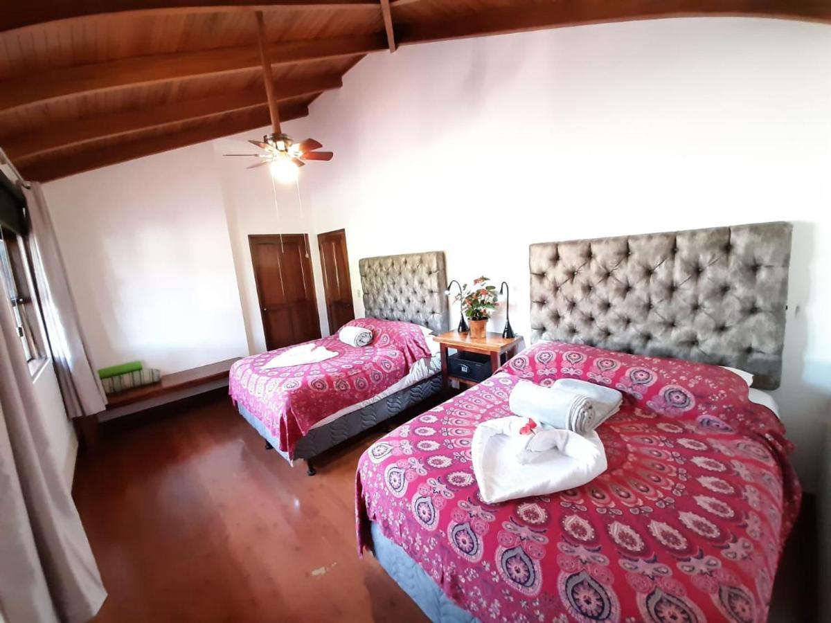 Luna Inn B&B Ciudad Cariari エクステリア 写真